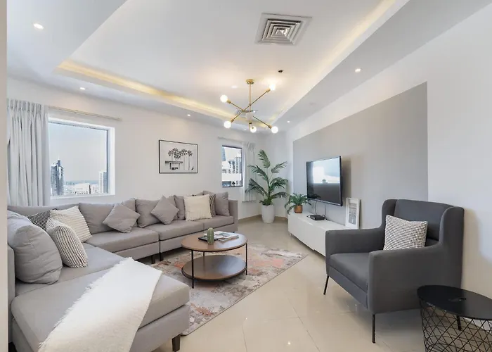 Modern 5-Bedroom Apartment Perfect For Family In Jlt