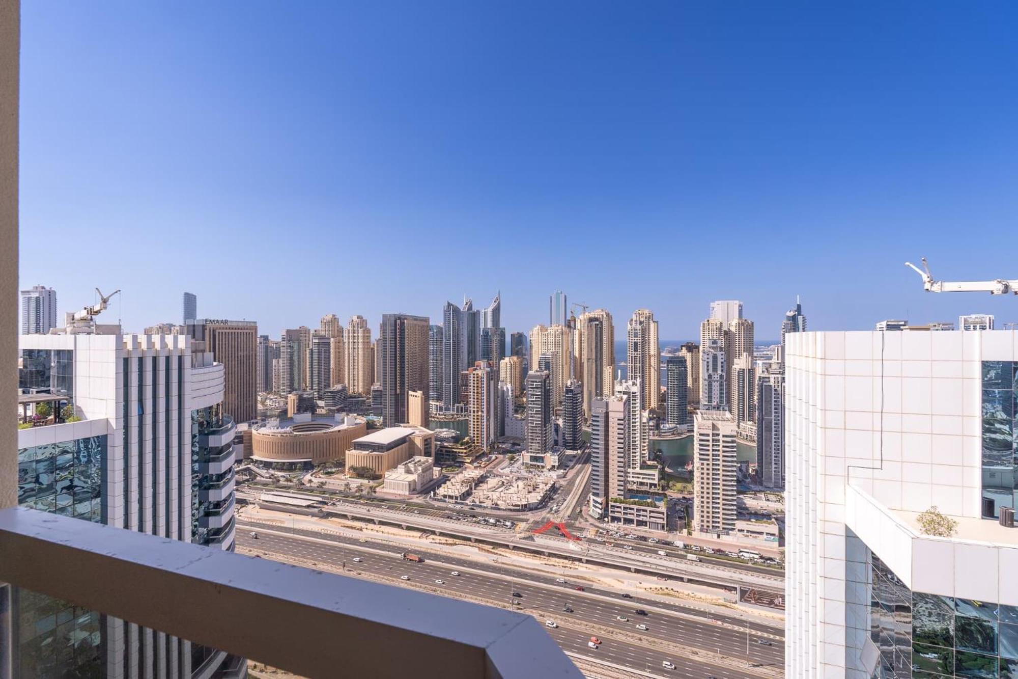 Modern 5-bedroom Perfect For Family In Jlt Apartment Dubai