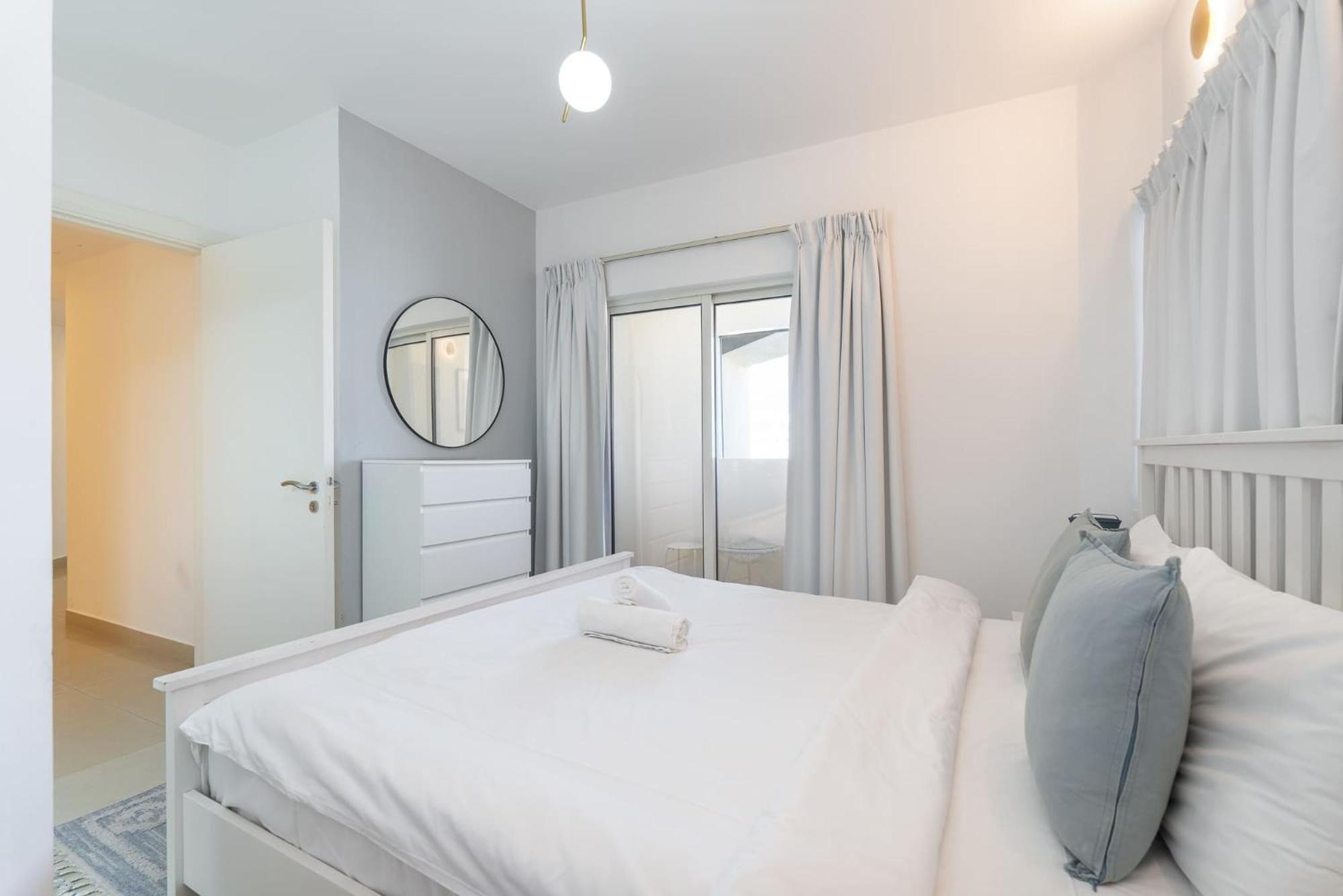 Modern 5-bedroom Perfect For Family In Jlt Apartment