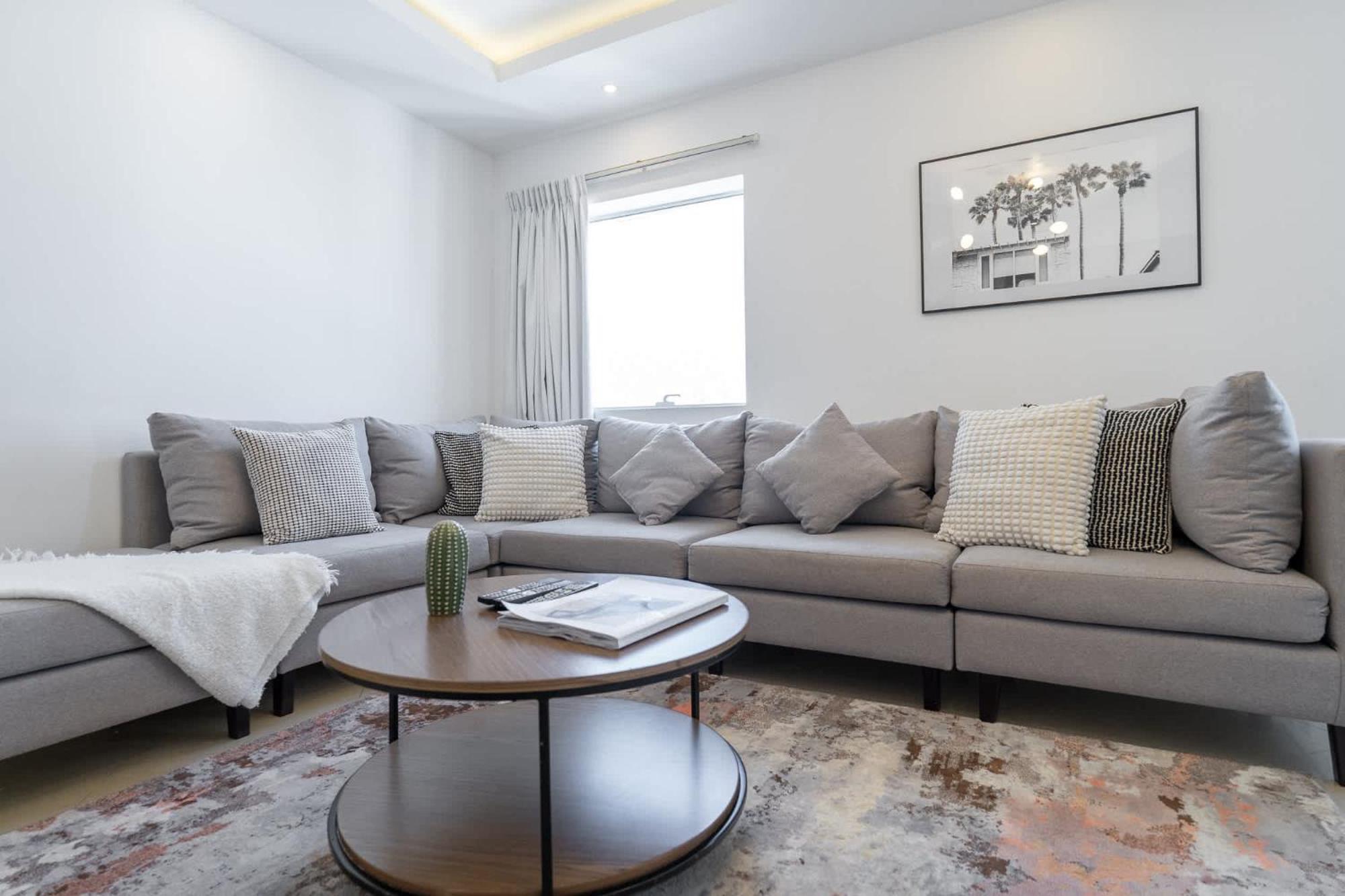 Modern 5-bedroom Perfect For Family In Jlt Apartment